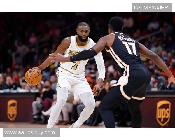 杰伦布朗三节狂砍30分5篮板助力球队进攻势头强劲 杰伦布朗三节狂砍30分5篮板助力球队进攻势头强劲