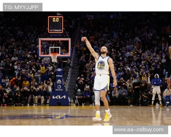 绝杀回合暂停时勇士换防守球员的背后策略分析与阿德尔曼的战术思考