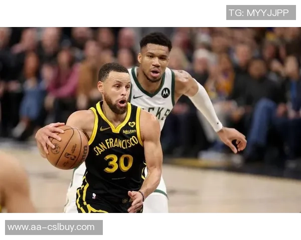 字母哥在勇士禁区如搅拌机般发威半场轻松砍下18分4板3助