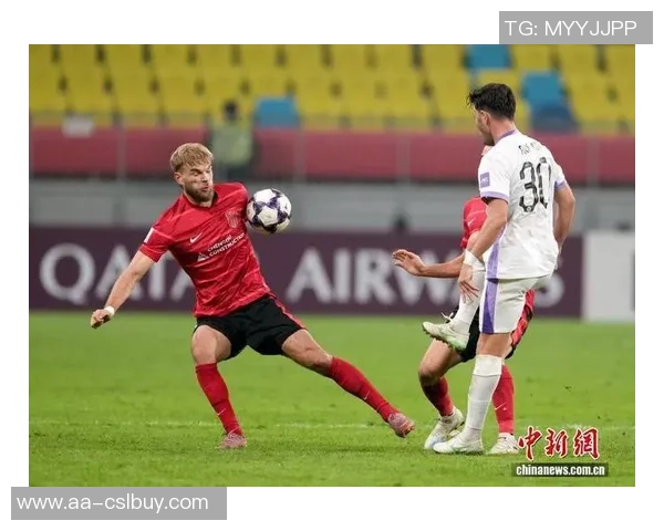 蓉城主场迎战广岛三箭现场观众热情高涨人数达27836人